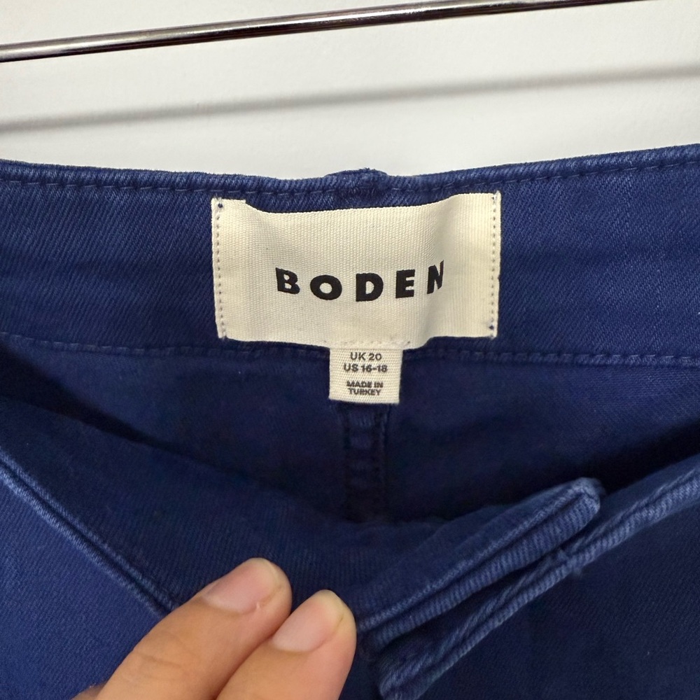Boden Women's Straight-Leg Jeans in Navy - Picture 6 of 8